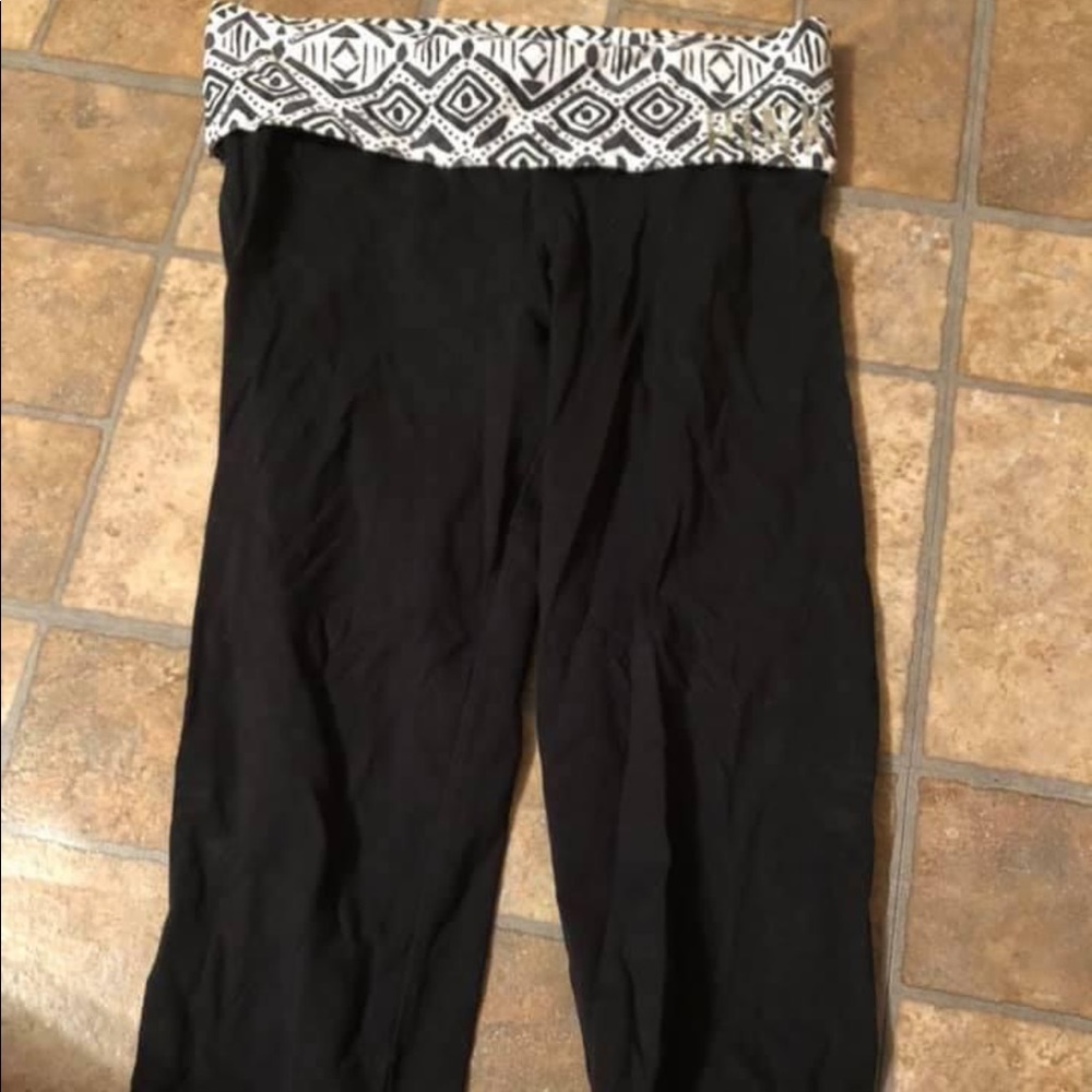 VS pink yoga pants
